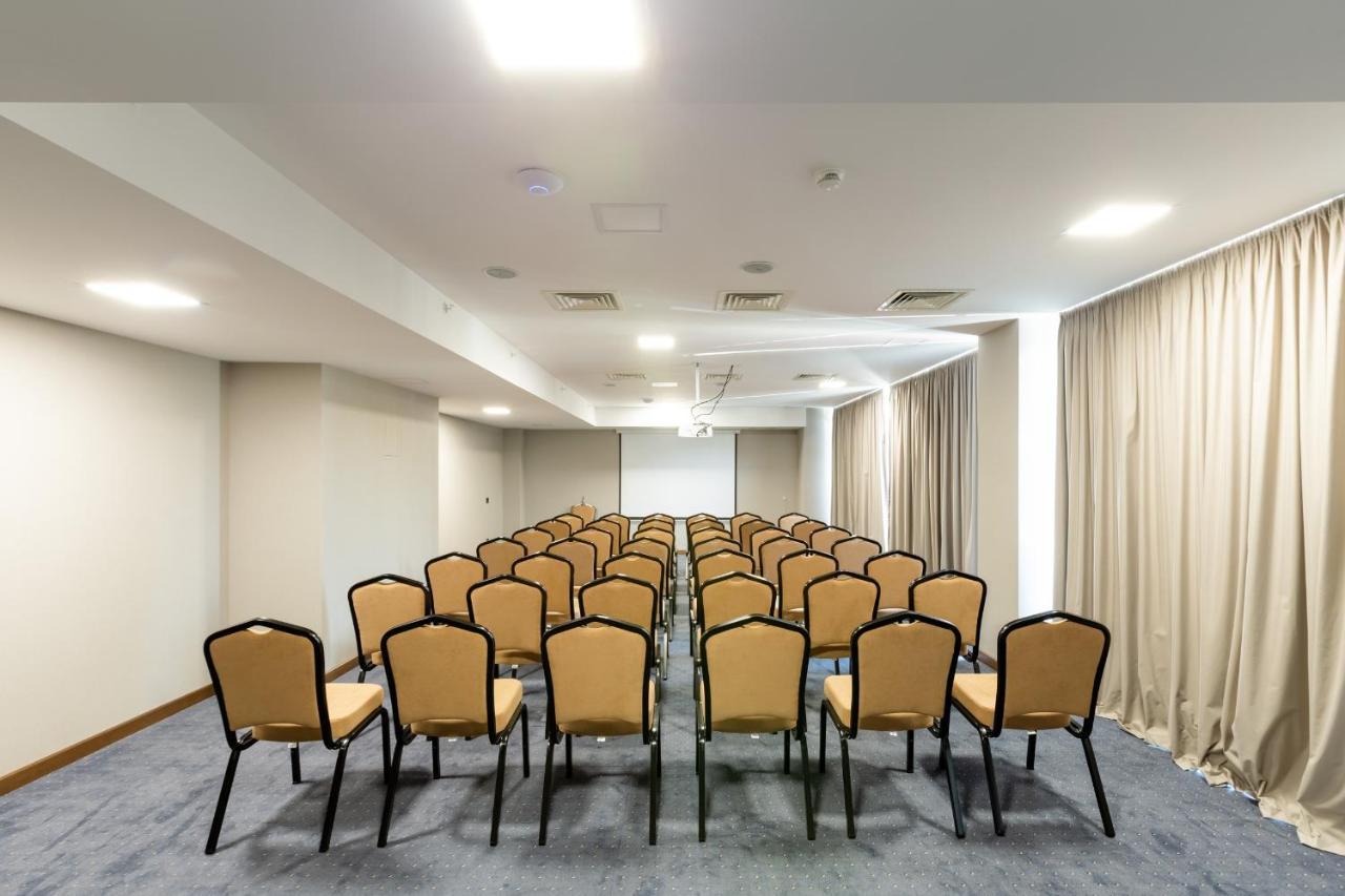 Hotel Biography Design 4*